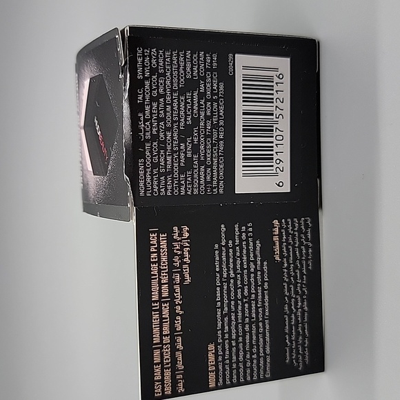 Huda Beauty Baby Bake Loose Powder - Picture 8 of 11